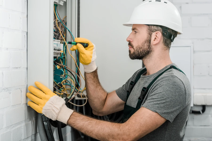 How To Identify Common Electrical Issues Requiring Repair Pasadena TX